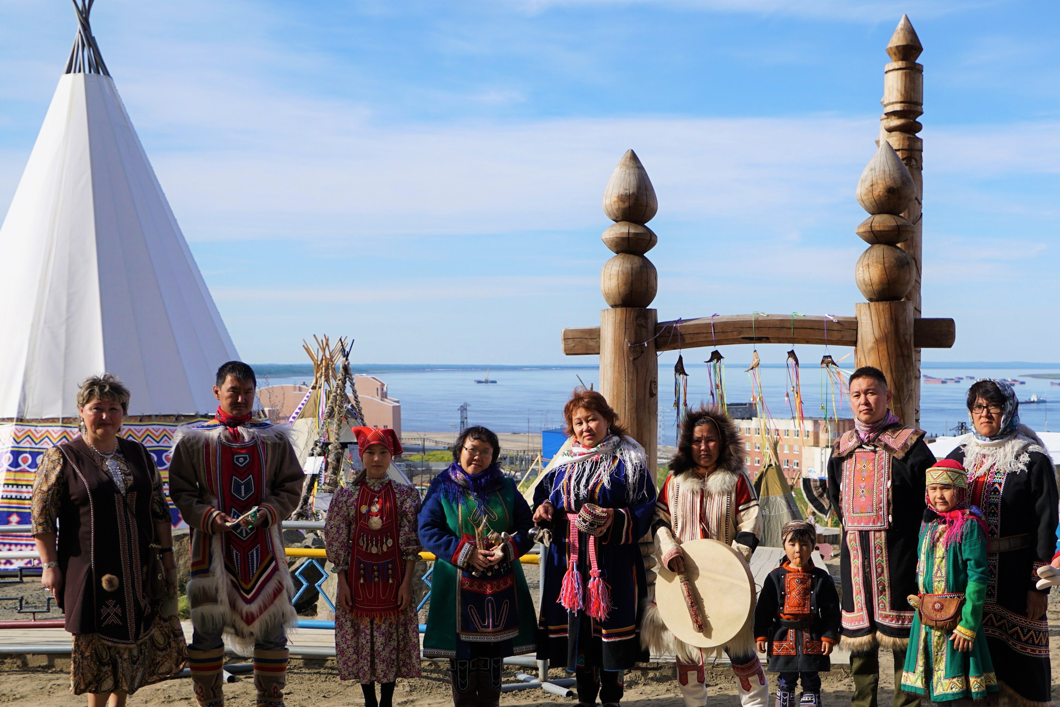 Музей этнографии народов поволжья и приуралья. Этнографический музей кижи. Кижи туристы. Этнографические культурные наследия. Карелы кижи народ.