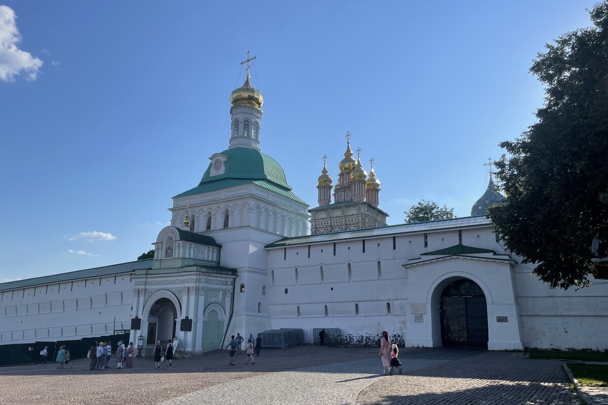 Сергиева лавра лавка. Черниговский мужской скит Троице-Сергиевой Лавры фото.