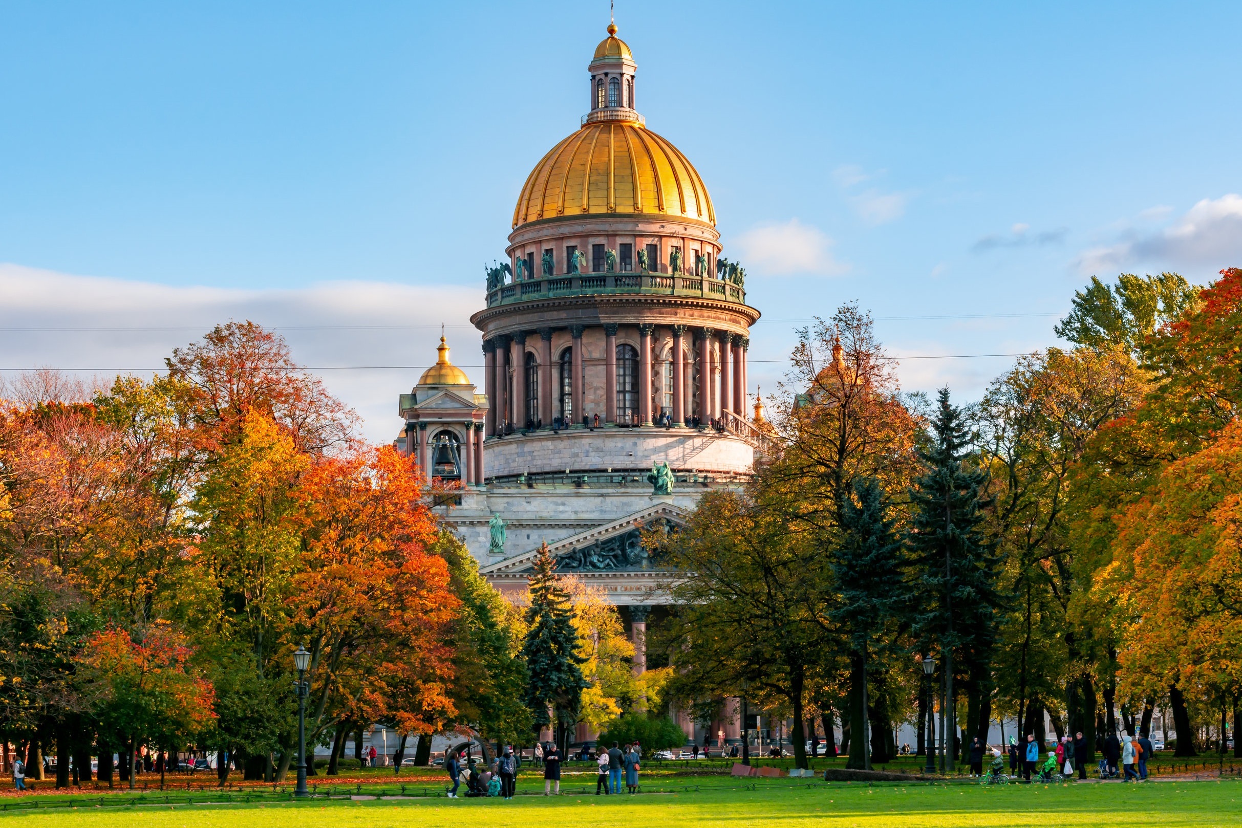 Куда сходить в питере в 1 раз. Ростральные колонны в риме. Города в которых стоит жить. Исторические места питера куда сходить. Распечатать наб наб.