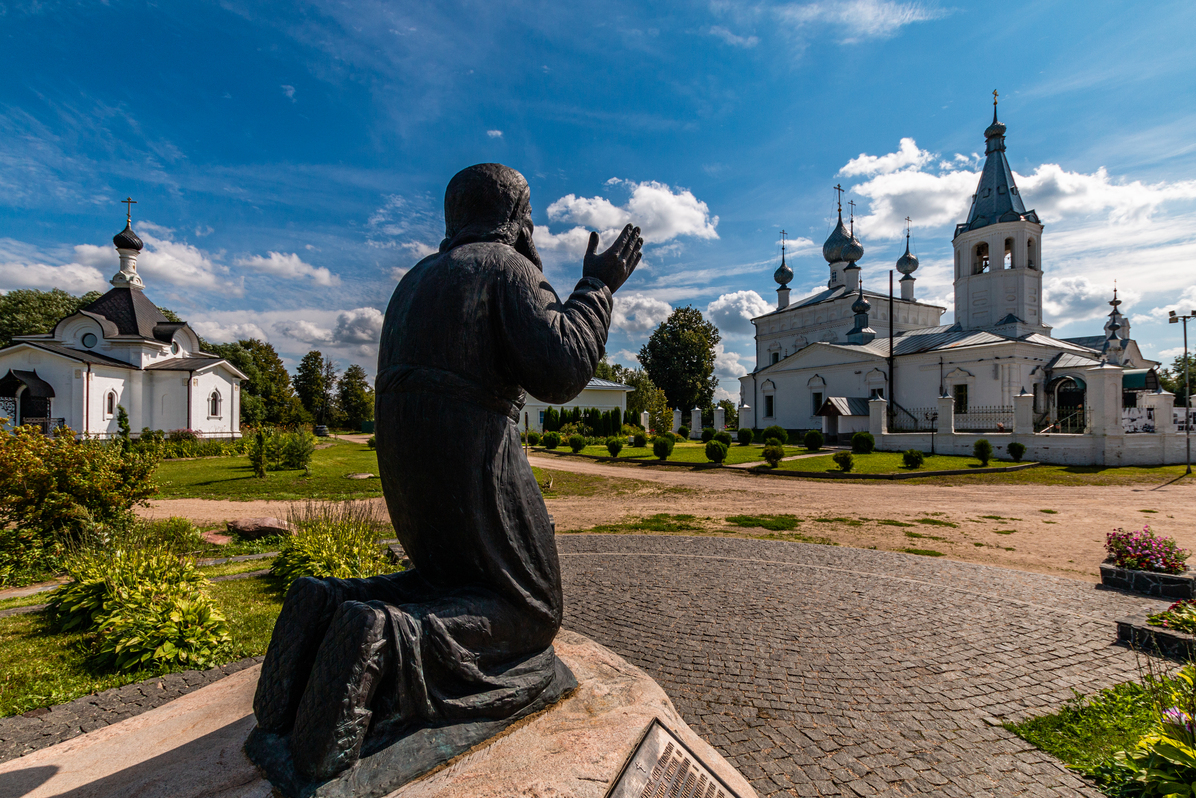 Погост крест