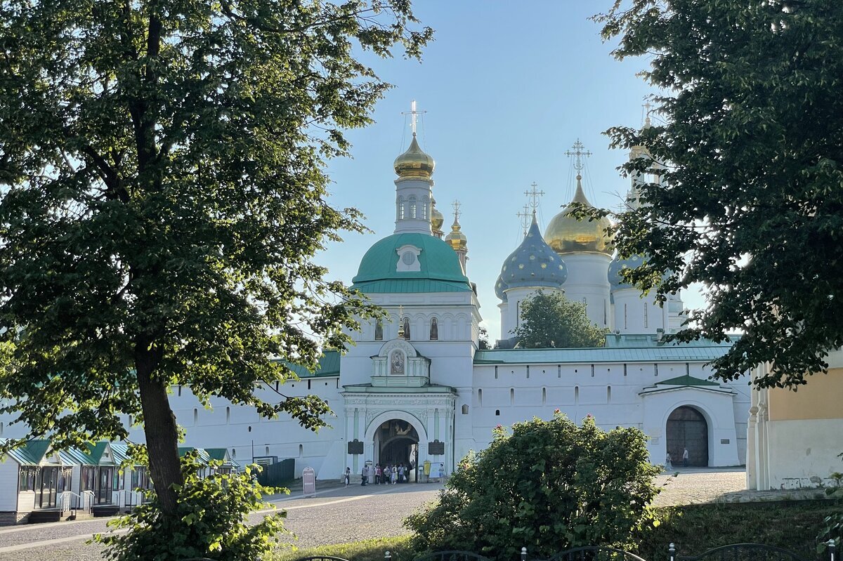 Сергиева лавра лавка. Хотьково достопримечательности. Хотьково Сергиев Посад. Великий Посад в Москве. Русский Ватикан в Сергиевом Посаде.