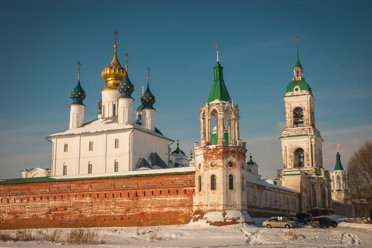 Церковь Ильи пророка и Толгский монастырь