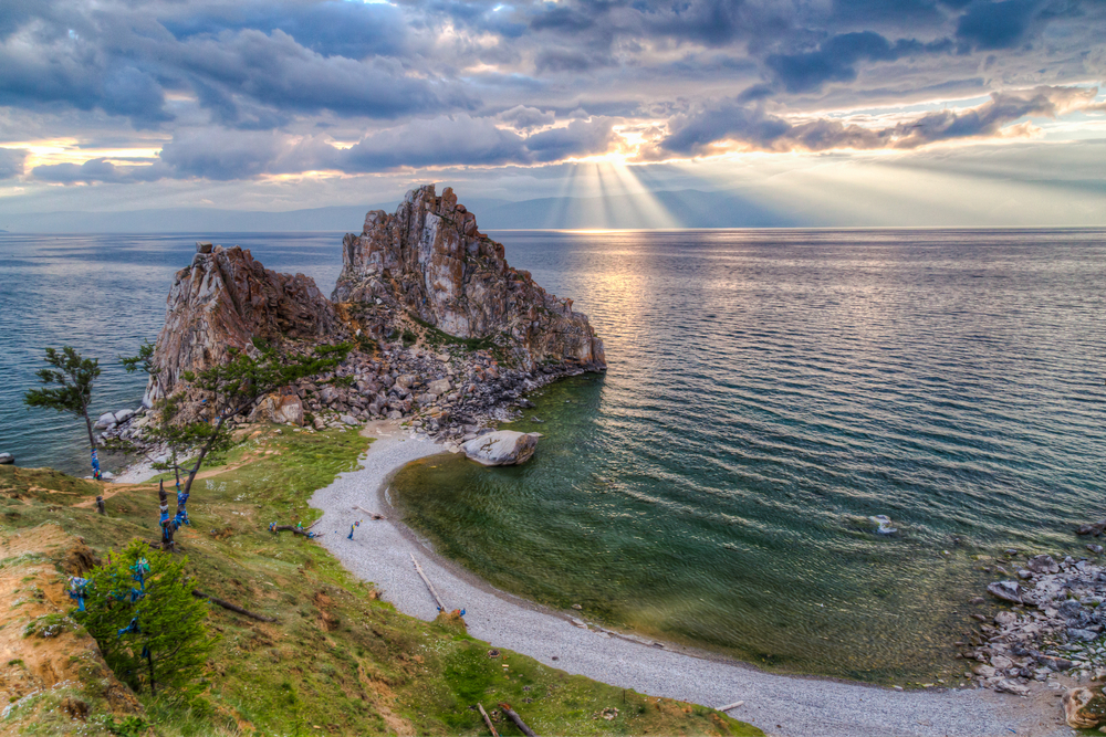 Юг острова Ольхон лето с воды